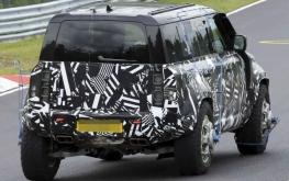 Land Rover превратит гоночный болид «Дакара» в гражданский эксклюзив