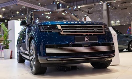 Land Rover готовит к выходу на рынок рестайлинговую версию своего флагмана Range Rover